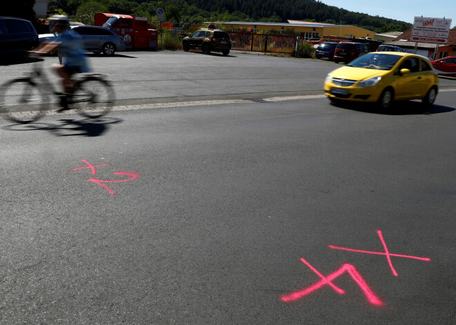 Rasists Vācijā no auto sašauj 26 gadus vecu eritrejieti un tad nošaujas pats