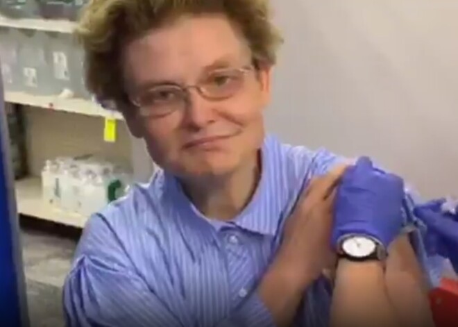 Елена Малышева сделала прививку от слабоумия