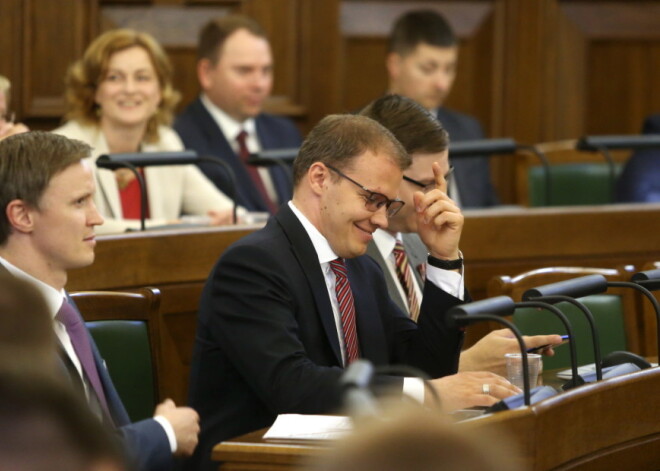 В следующем году повысятся зарплаты депутатов Сейма