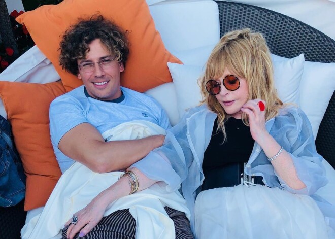 "Спасибо вам за то, что с ней в старости": поклонники в восторге от нового фото Галкина с Пугачевой из Юрмалы