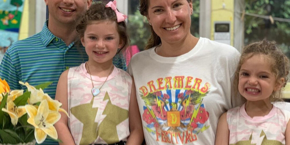 Отцу двух дочерей пришлось несладко, после того, как он отправил дочь на занятия в трусах