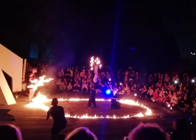 Mūzika, māksla un cilvēki līdzsvarā ar dabu - Daugavgrīvas cietoksnī notiek festivāls "Komēta"