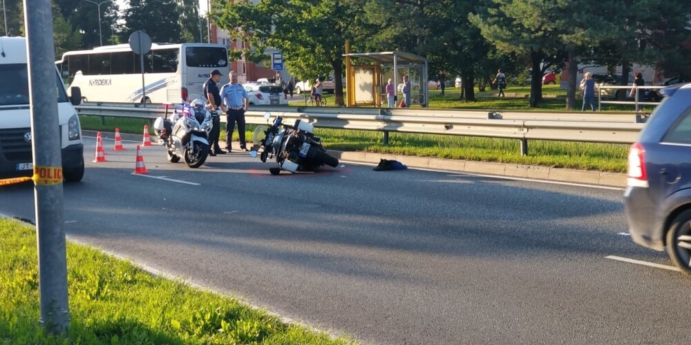 Ogrē pakaļdzīšanās laikā avarējušais policijas motocikls bijis bez tehniskās apskates