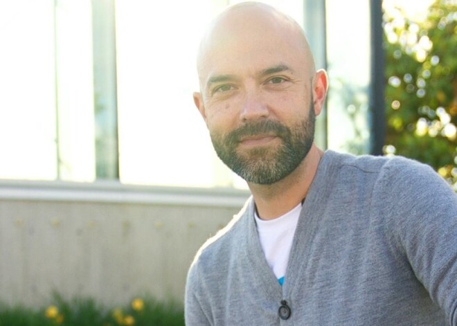 Kristiešu attiecību dižpārdokļa autors pēc šķiršanās zaudē ticību un atvainojas homoseksuāļiem