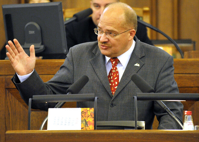 Valkas mērs atklāj, ka pēc akcīzes samazināšanas Igaunijā alkohola pārdošanas apjoms krīt, bet ne dramatiski