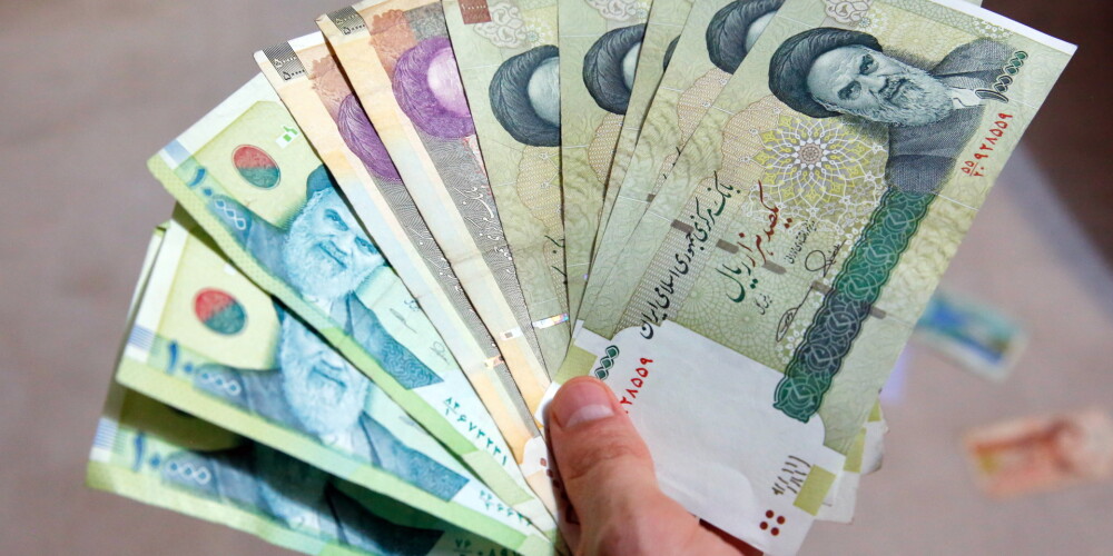 Irāna pārdēvēs savu valūtu un svītros no tās nulles