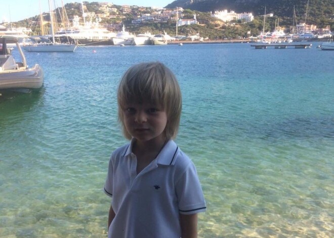 «Жесть, а не родители»: Поклонников шокировал «отдых» 6-летнего сына Рудковской