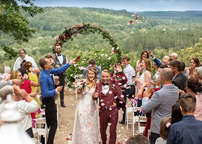 Mūziķis Atis Zviedris apprecas Paradīzes kalnā