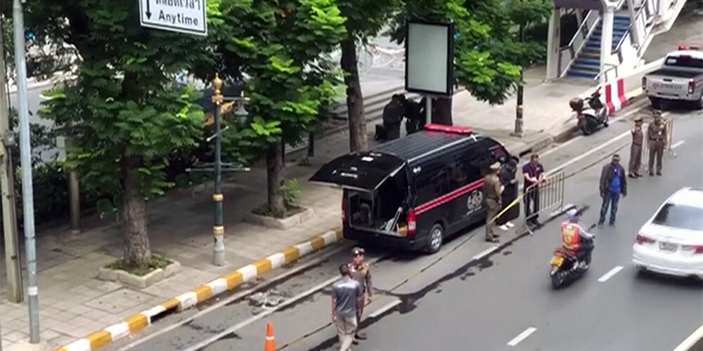 Sprādzienos Bangkokā ievainoti trīs cilvēki