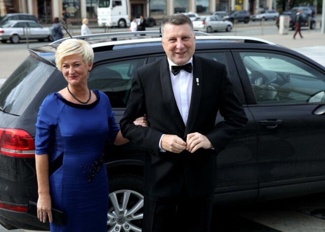 Секретарь Вейониса рассказала, на что живет и чем занимается экс-президент