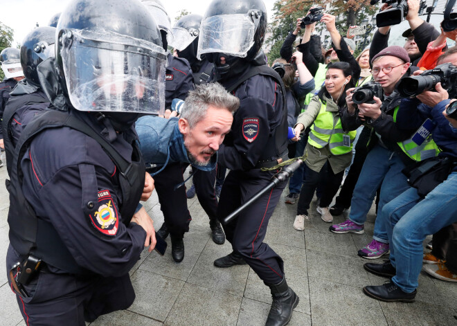 Protesta akcijā Maskavā aizturēti 685 cilvēki