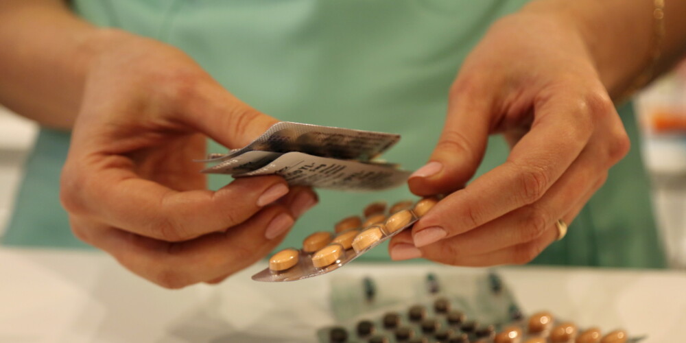 Papildināts valsts kompensējamo zāļu klāsts un mazinātas zāļu cenas