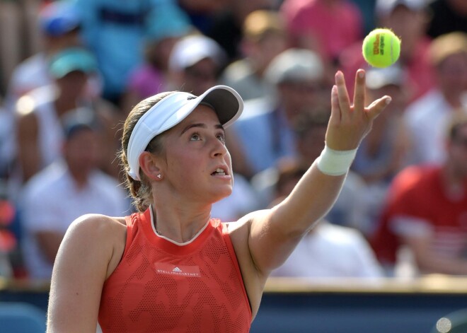 Ostapenko droši pārvar Toronto WTA "Premier 5" turnīra pirmo kārtu