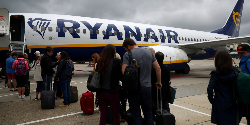 Pārpratums ar kādas britu sievietes pasi liek apšaubīt “Ryanair” drošības standartus