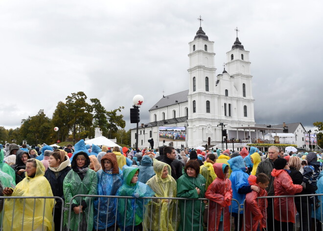 Norīkoti īpaši vilcieni uz Aglonu