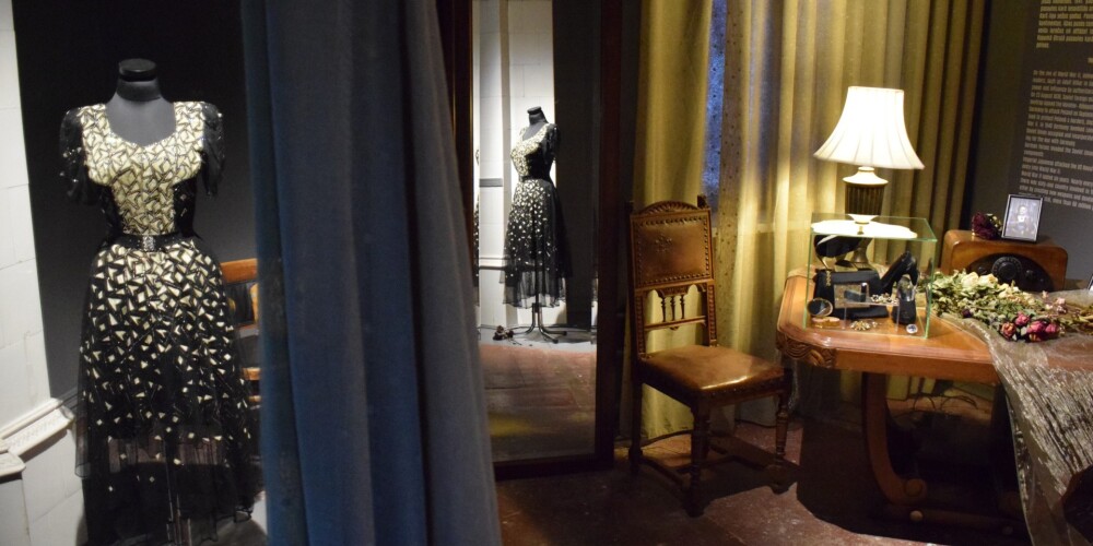 Liepājas muzejā apskatāma Hitlera mīļotās Evas Braunas kleita