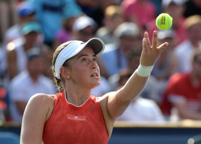 Ostapenko smags zaudējums Toronto WTA "Premier" turnīra astotdaļfinālā