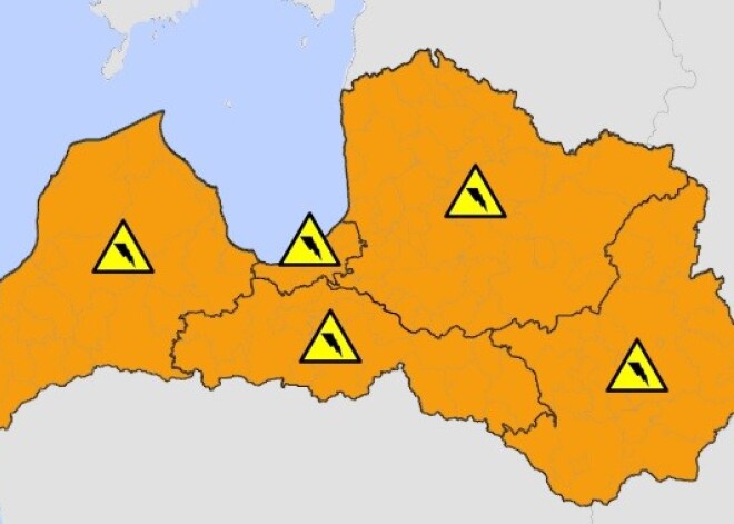 Visā valstī spēkā oranžais brīdinājums: negaisi turpināsies līdz vakaram