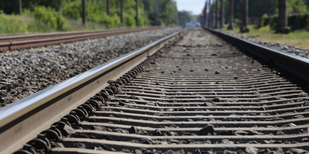 Lietuvas un Polijas speciālisti apgūst iemaņas likvidēt avāriju dzelzceļa līnijā "Rail Baltic"