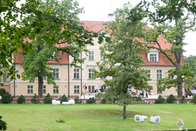 Svinības notikušas Mālpils muižā.
