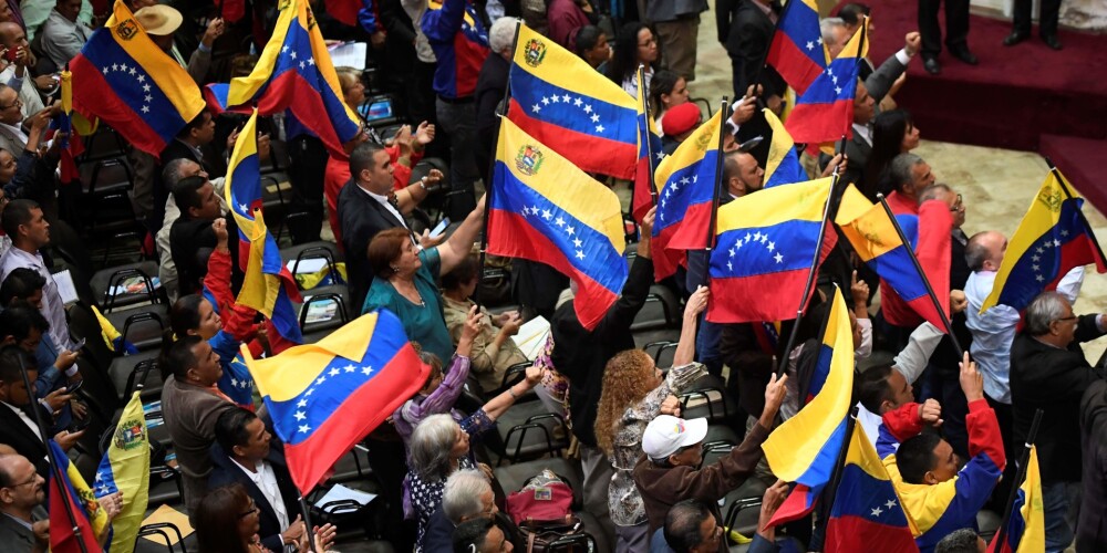 Venecuēla apsver pirmstermiņa parlamenta vēlēšanu rīkošanu