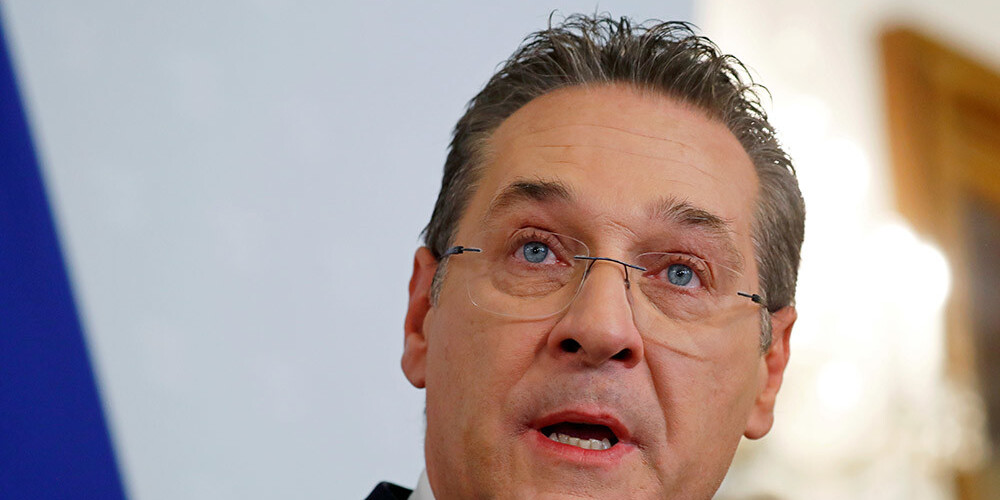 Saistībā ar korupciju veikta kratīšana bijušā Austrijas vicekanclera Štrahes mājā