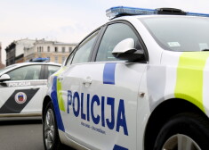 Valsts policijas automašīna