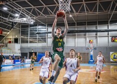 Latvijas U-16 basketbolisti kapitulē lietuviešiem un cīnīsies par vietas saglabāšanu elitē