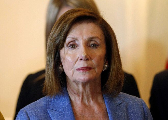 Pelosi iebildīs pret ASV un Lielbritānijas pēcbreksita tirdzniecības līgumu, ja tiks kaitēts mieram Īrijā