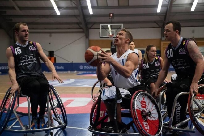 “Basketbols man sagādā prieku. Ikdienā esmu mierīgs, nosvērts, taču uz laukuma kļūstu agresīvs un varu izlādēties,” teic Kārlis.