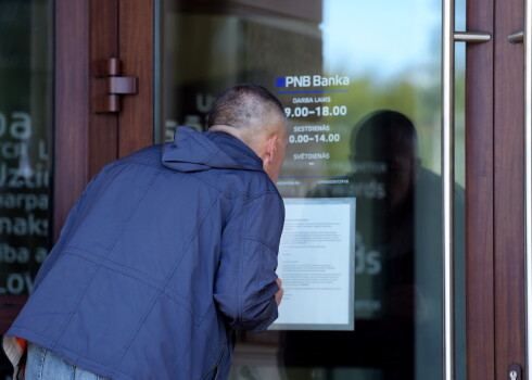 Pēc Eiropas Centrālā bankas atzinuma, slēgta "PNB banka".