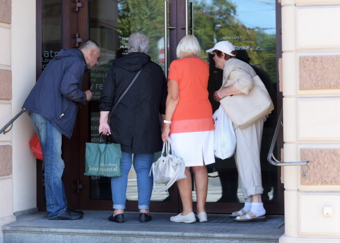 Pēc Eiropas Centrālā bankas atzinuma, slēgta "PNB banka".