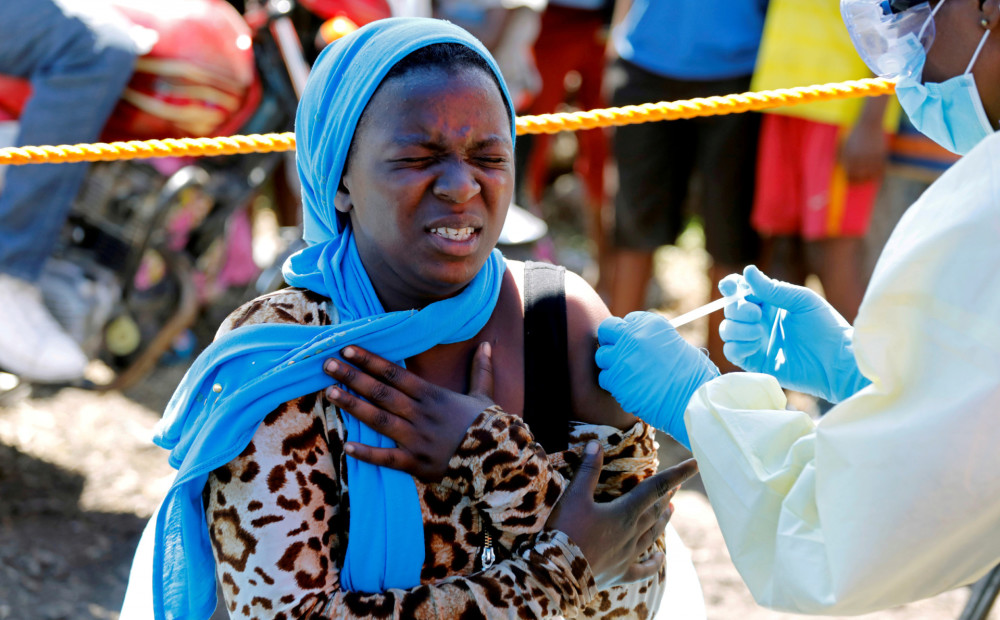 Ebolas vīruss bīstami izplatās - nupat tas atklāts 24 gadus vecai mātei ar bērnu