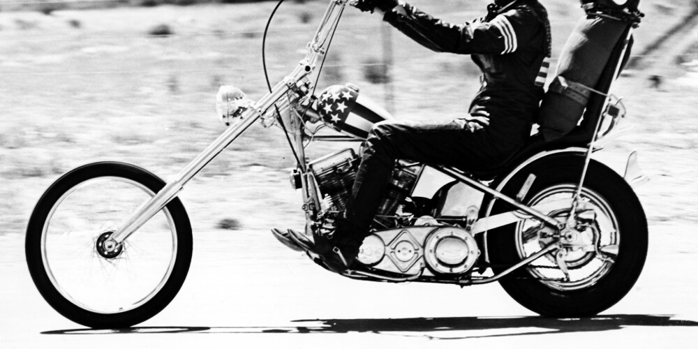 79 gadu vecumā miris kulta klasikas "Easy Rider" zvaigzne Pīters Fonda