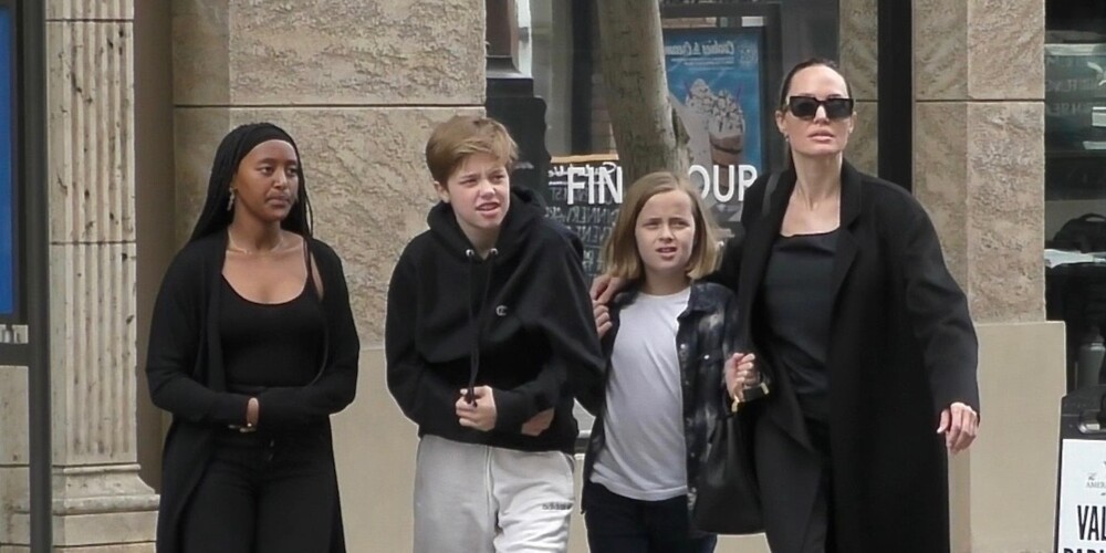 Анджелина Джоли экономит на детях, одевая их в секонд-хендах