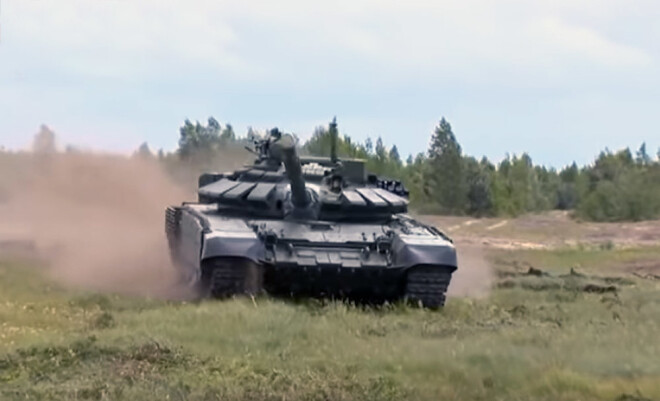 Kaujās Ukrainā izmantoti tanki "T-72B3", kuri tolaik bija vienīgi Krievijas armijas bruņojumā.