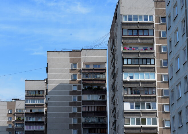 Rīgas daudzstāvu mājās likvidēs atkritumu stāvvadus