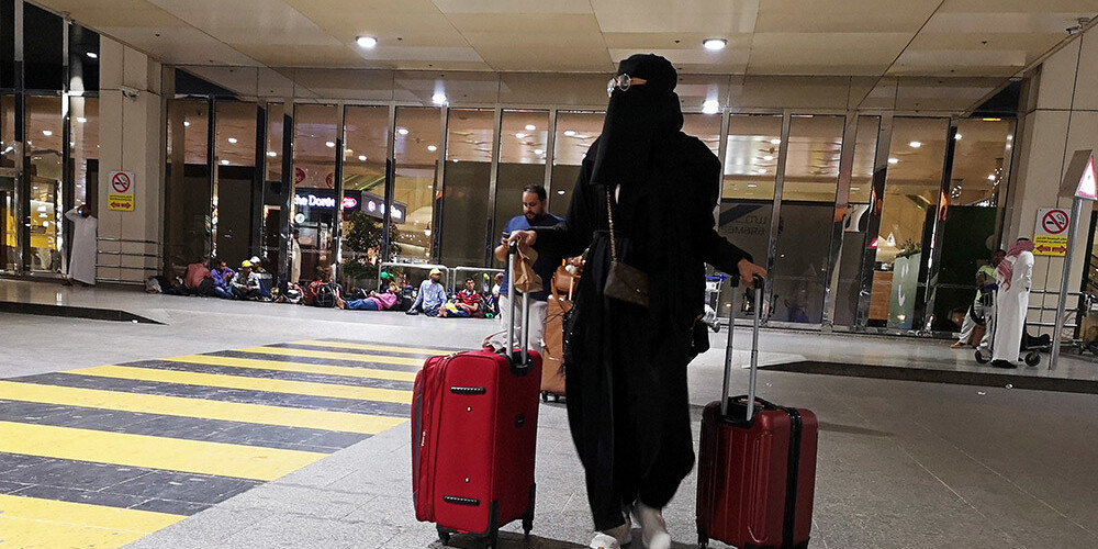 Saūda Arābijas sievietes no 21 gada vecuma drīkstēs ceļot bez aizbildņa