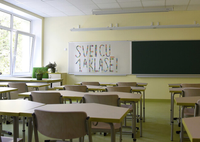 За полторы недели до начала нового учебного года в Риге не хватает 385 учителей