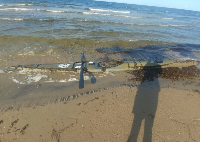 Нашли каяк пропавшего в Балтийском море лодочника и художника Айгиса Аудерса