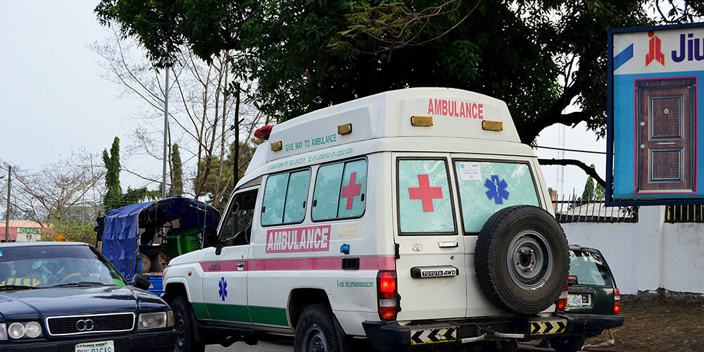 Nigērijā autobusa un kravas auto sadursmē 17 bojāgājušie