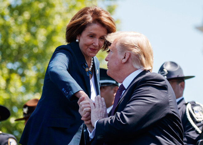 Pelosi paziņo, ka ASV sabiedrība neatbalsta Trampa impīčmentu