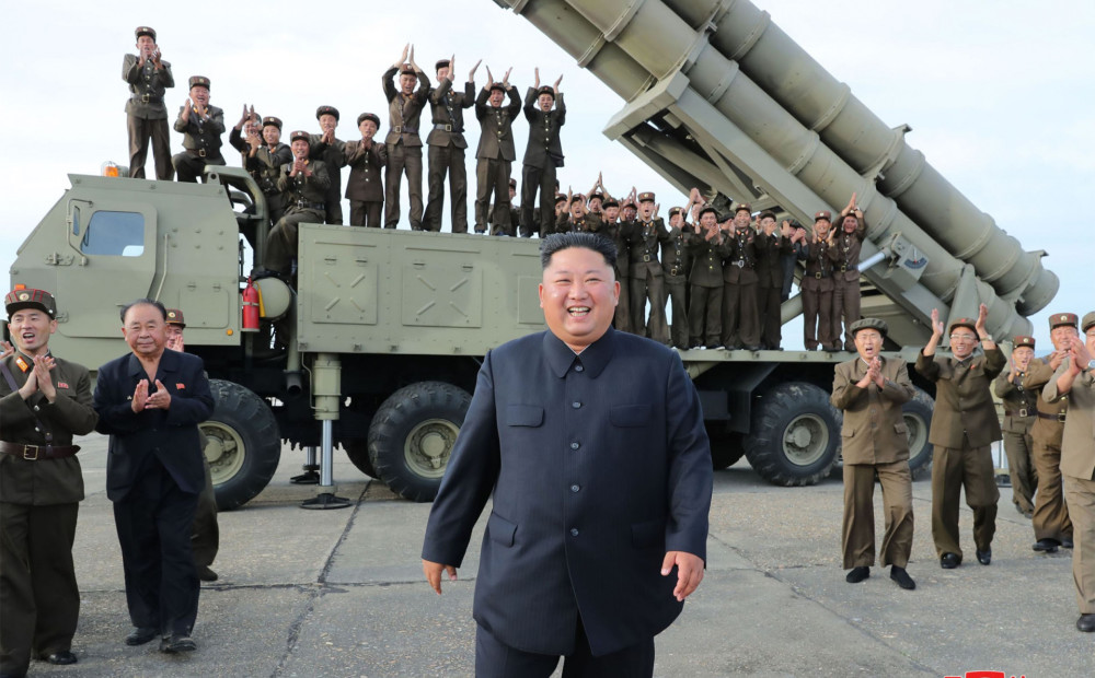 Kims Čenuns esot uzraudzījis jaunas Ziemeļkorejas raķešu palaišanas iekārtas izmēģinājumu
