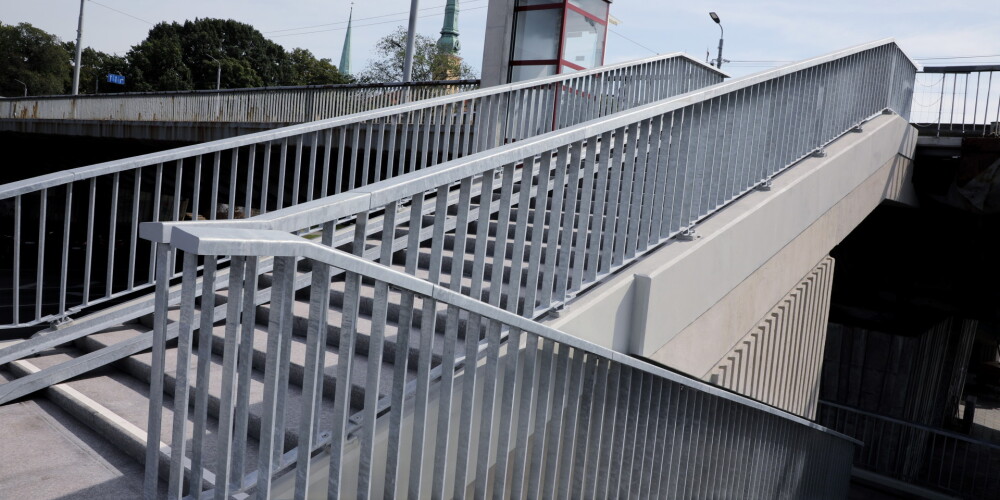 Atjaunotas Vanšu tilta kāpnes
