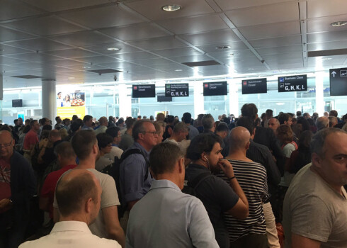 Minhenes lidostā drošības problēmu dēļ pasažieriem liek atstāt termināļus
