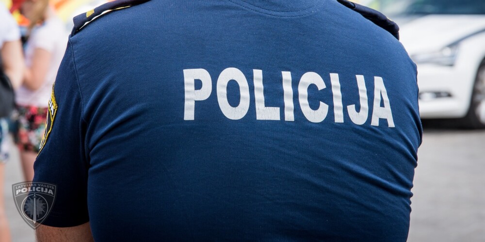 No amata atstādināts Siguldas policijas priekšnieks; izskan runas par spēka pielietošanu personiskos konfliktos