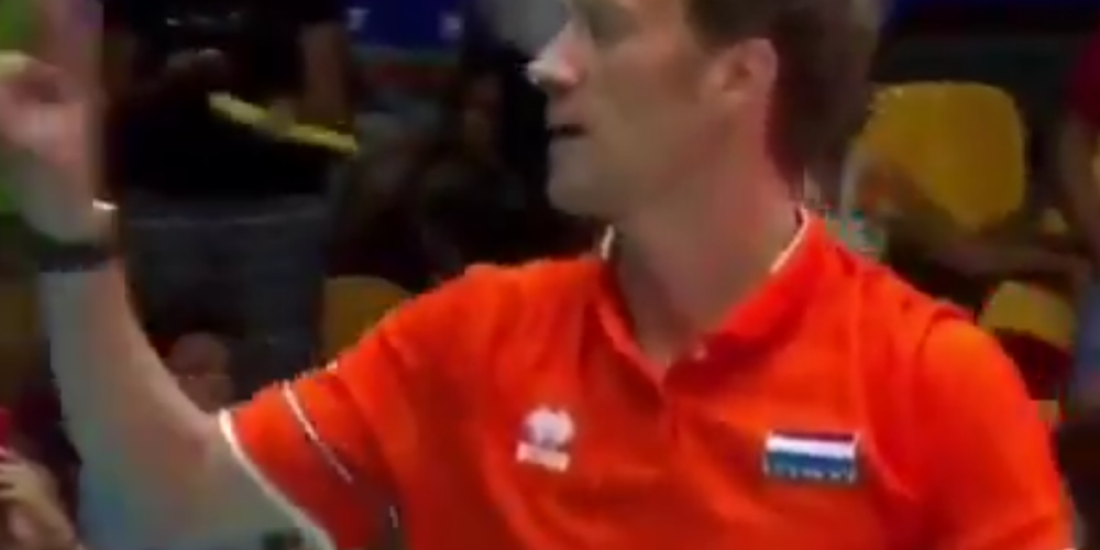 VIDEO: Nīderlandes sieviešu volejbola izlasei ir ļoti interesants fiziskās sagatavotības treneris