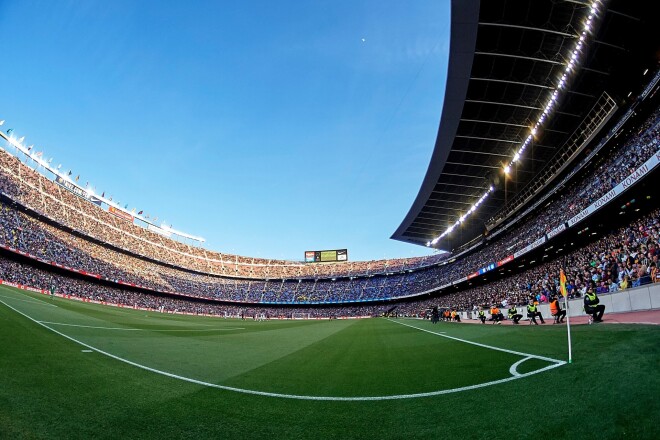 1957. gada 24. septembrī Barselonā tiek atklāts Nou Camp – lielākais futbola stadions Eiropā.
