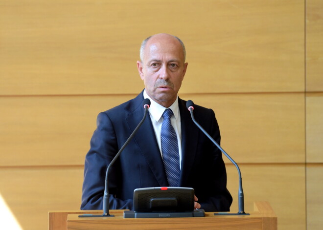 Burovs: Bergmanim pašam jāvāc balsis, lai kļūtu par trešo vicemēru