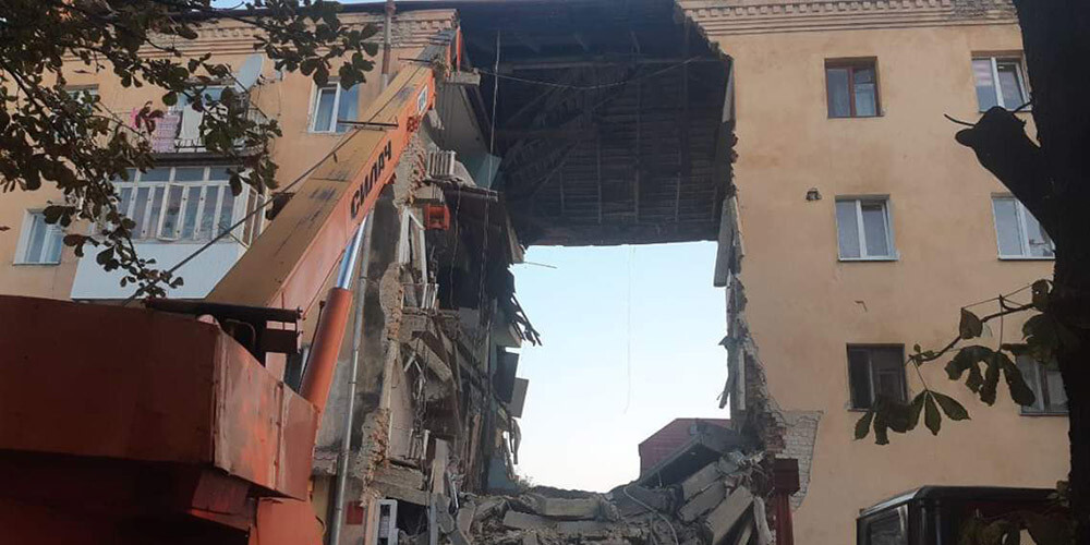 Ukrainā sprādzienā daudzdzīvokļu mājā 8 bojāgājušie